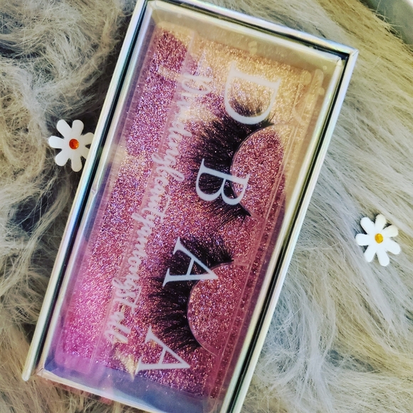 DBAA Cosmetics 6D mink fur Eyelashes - Picture 3 of 3